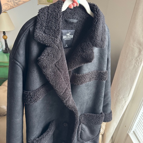 Hollister Women’s Faux Suede & Shearling Coat - Picture 7 of 7